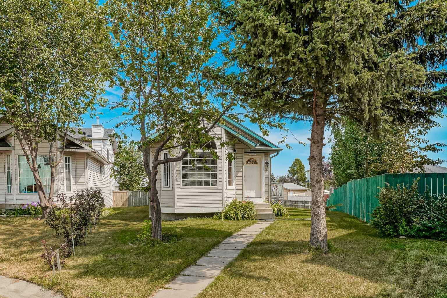 Calgary, AB T1Y 6V1,56 Laguna Close NE