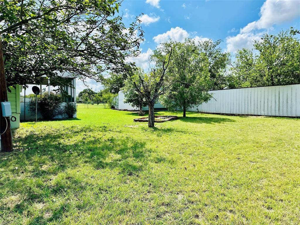 Cross Plains, TX 76443,325 NW 4th Street