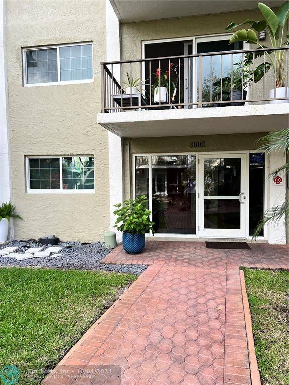 Wilton Manors, FL 33334,3002 NE 5th Ter  #304B