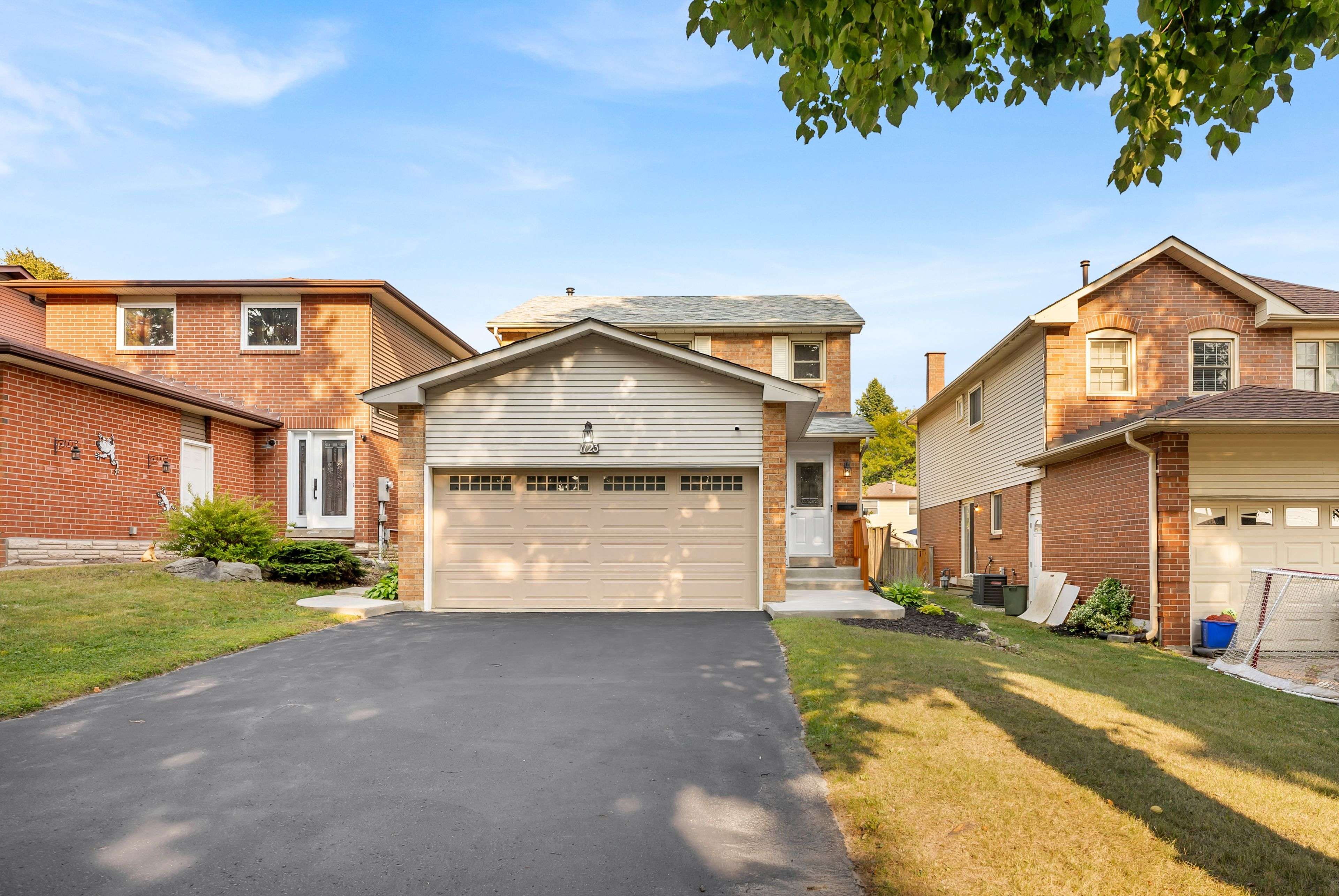 Durham, ON L1X 1R6,1123 Cedarcroft CRES