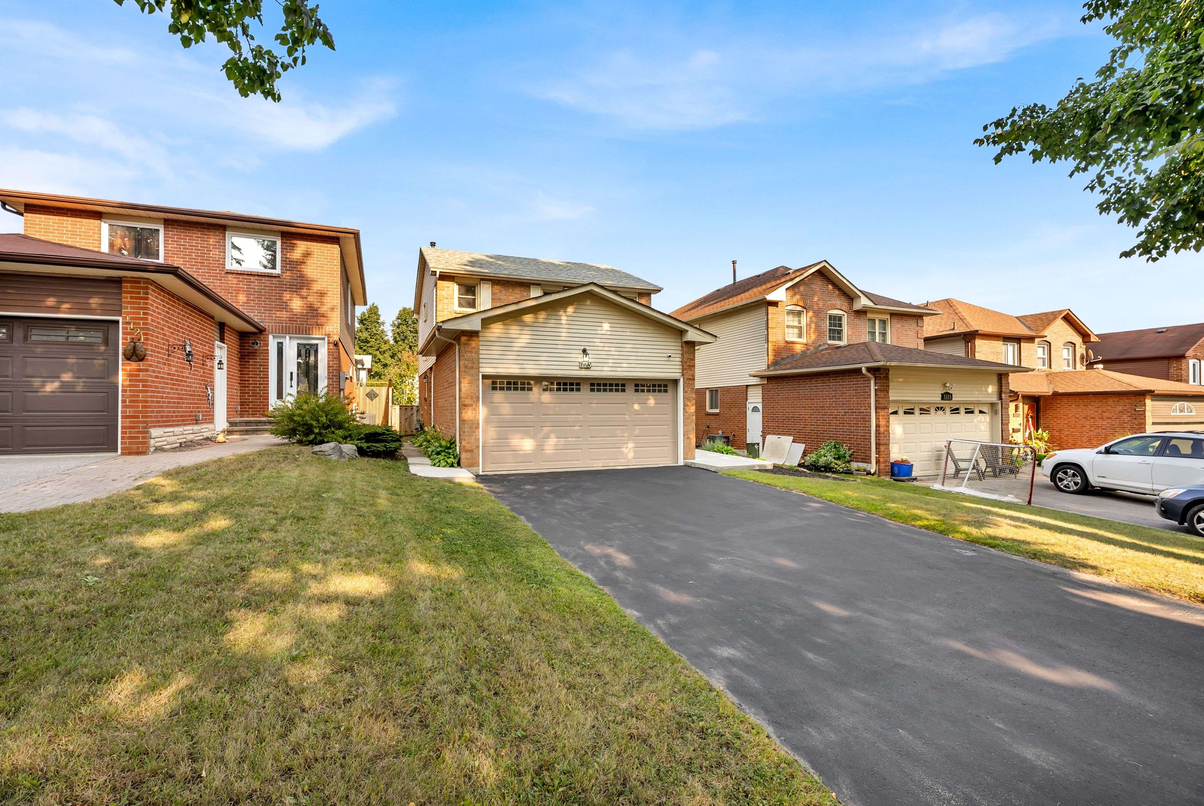 Durham, ON L1X 1R6,1123 Cedarcroft CRES