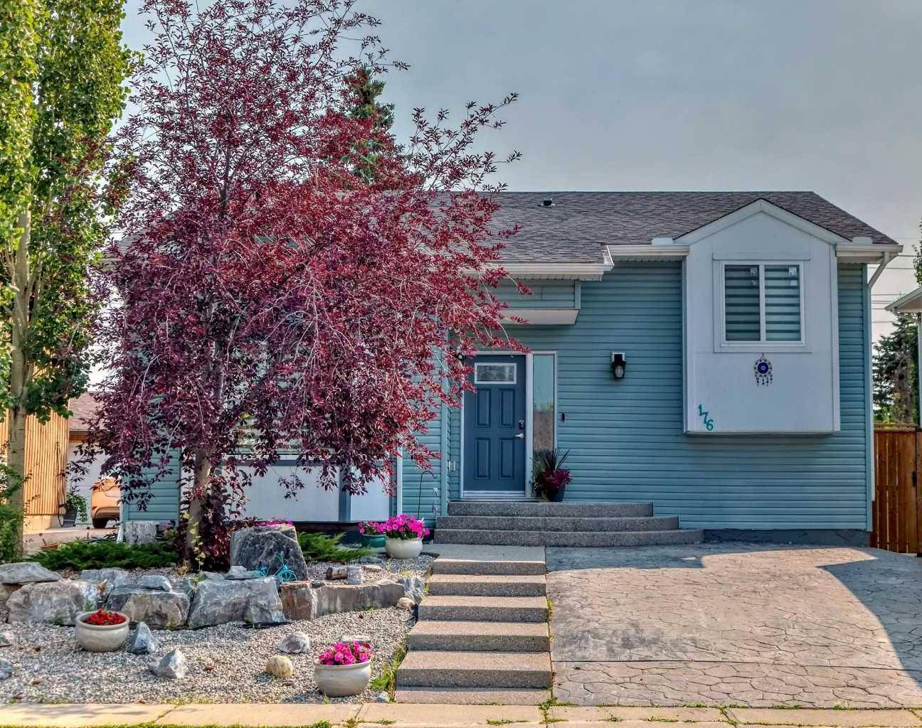 Calgary, AB T1Y 5N2,176 Templeby DR NE