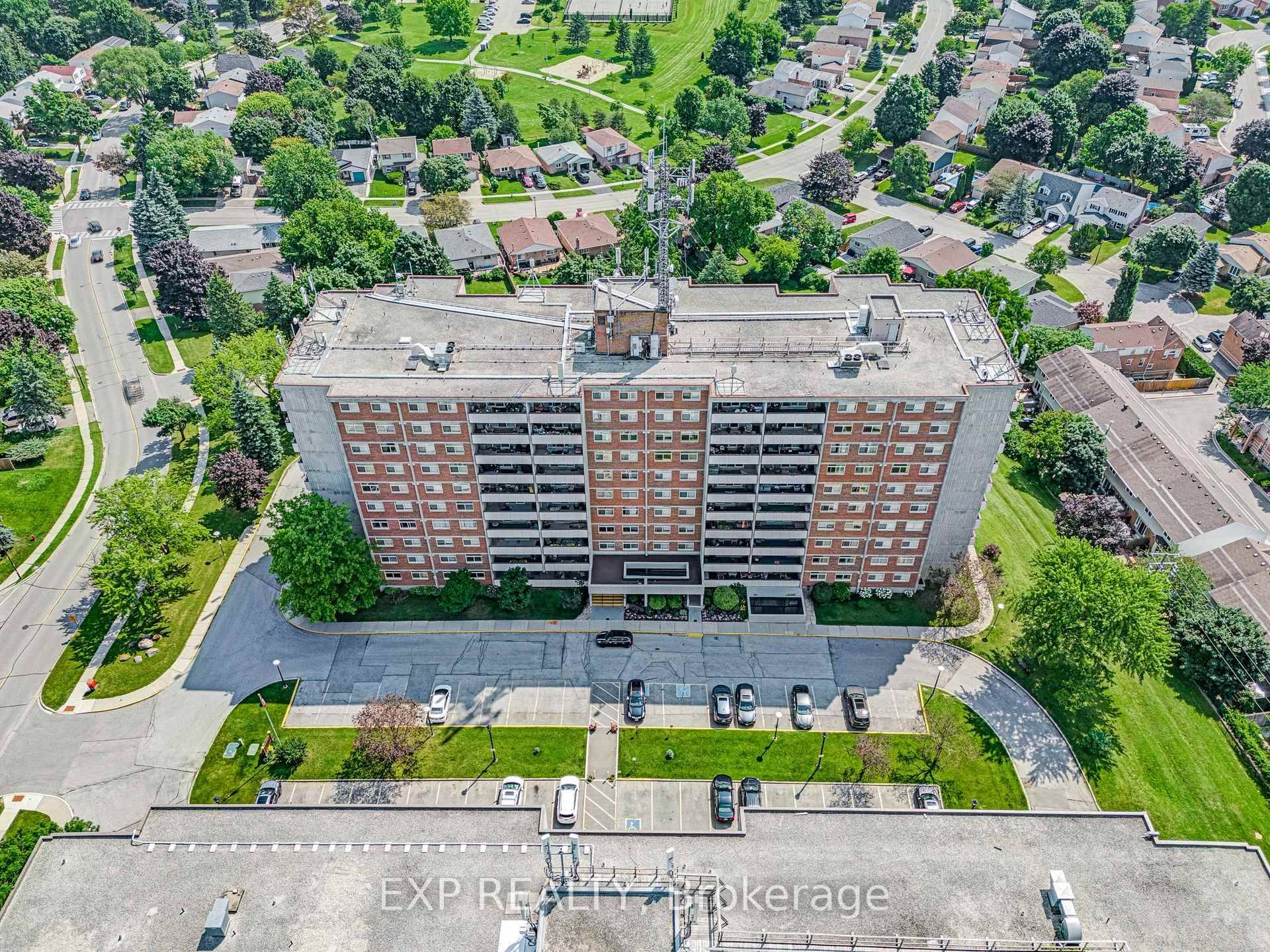 Newmarket, ON L3Y 5N4,40 William Roe BLVD #1007