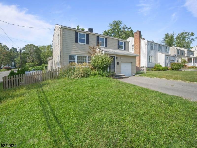 Livingston Twp., NJ 07039,32 E Harrison Pl