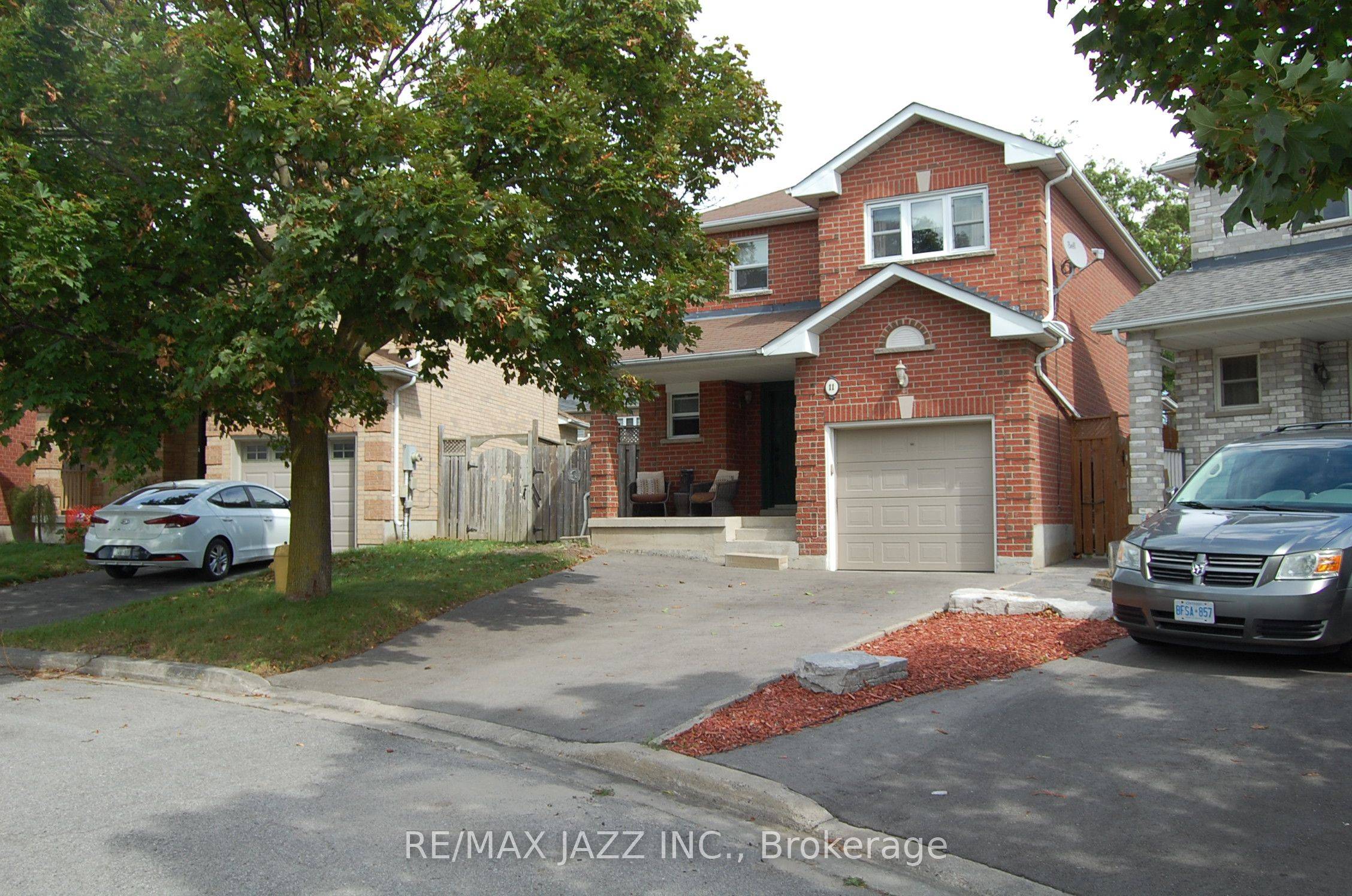 Clarington, ON L1C 4M6,11 Campling CT