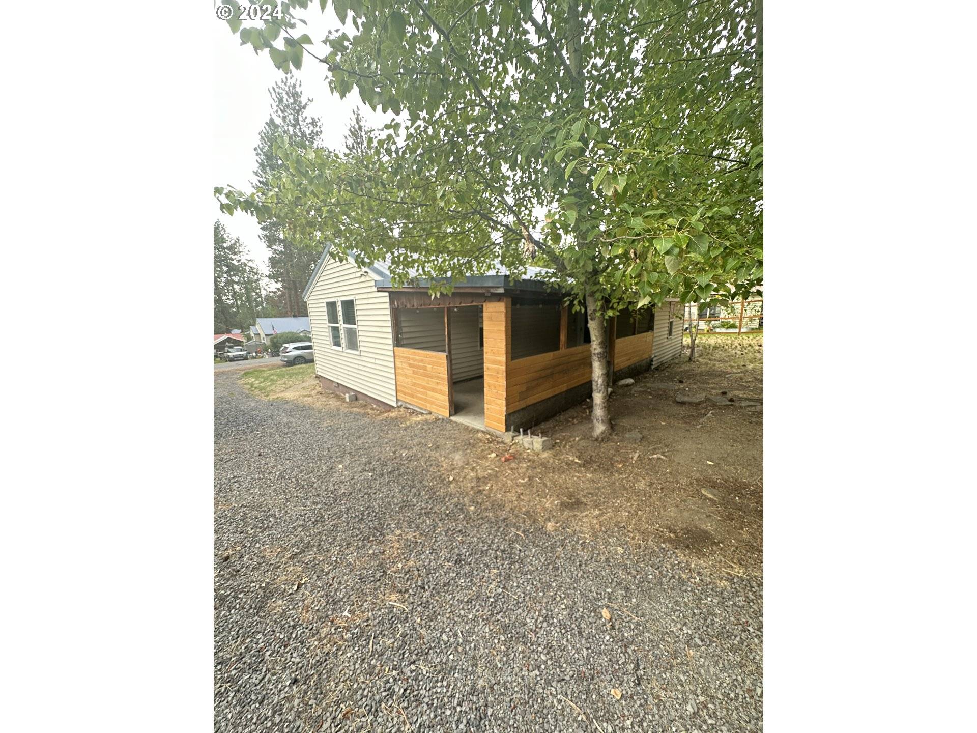 Gilchrist, OR 97737,138647 RHODODENDRON ST