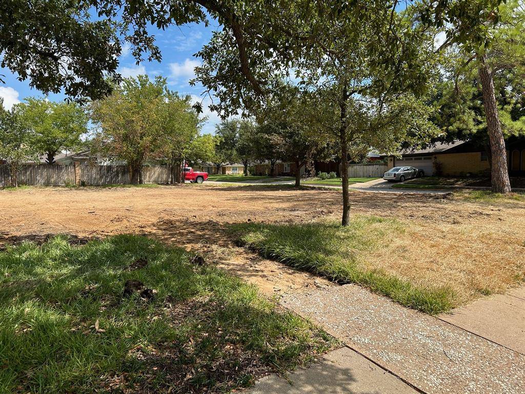 Pantego, TX 76013,3311 Country Club Road