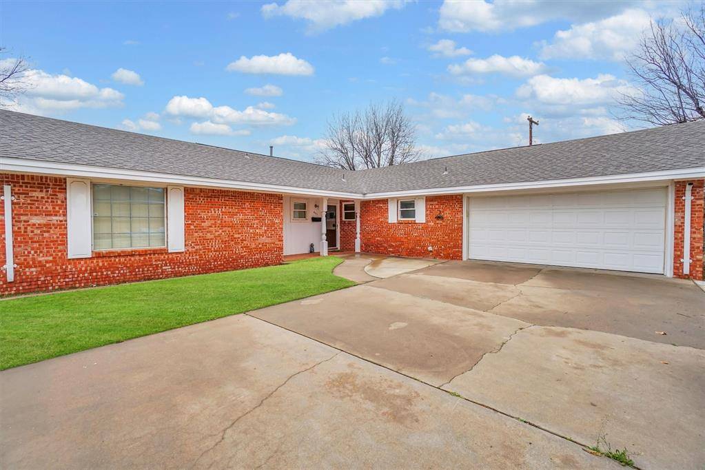 Mangum, OK 73554,421 W Madison Street