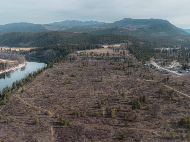 5088 BARRIERE TOWN RD, Barriere, BC