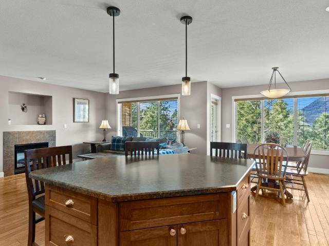2084 HIGHLAND PLACE, Kamloops, BC V2E 0A8
