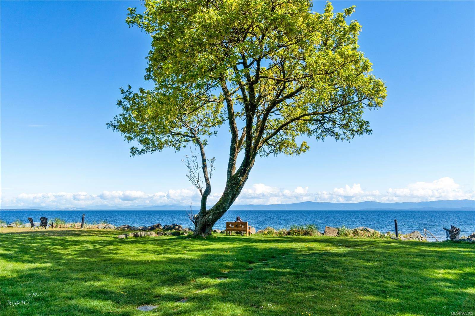 Qualicum Beach, BC V9K 2C1,5251 Island Hwy W #5