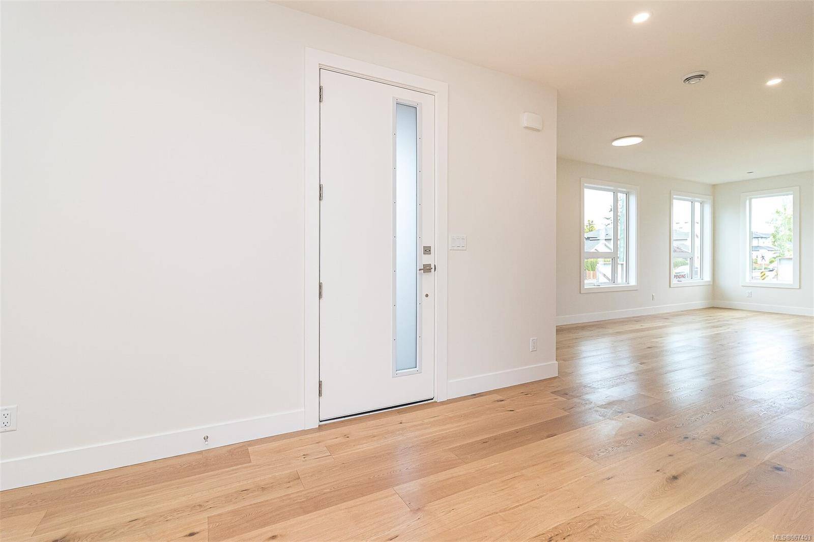 Sidney, BC V8L 2W7,9645 Fifth St #4