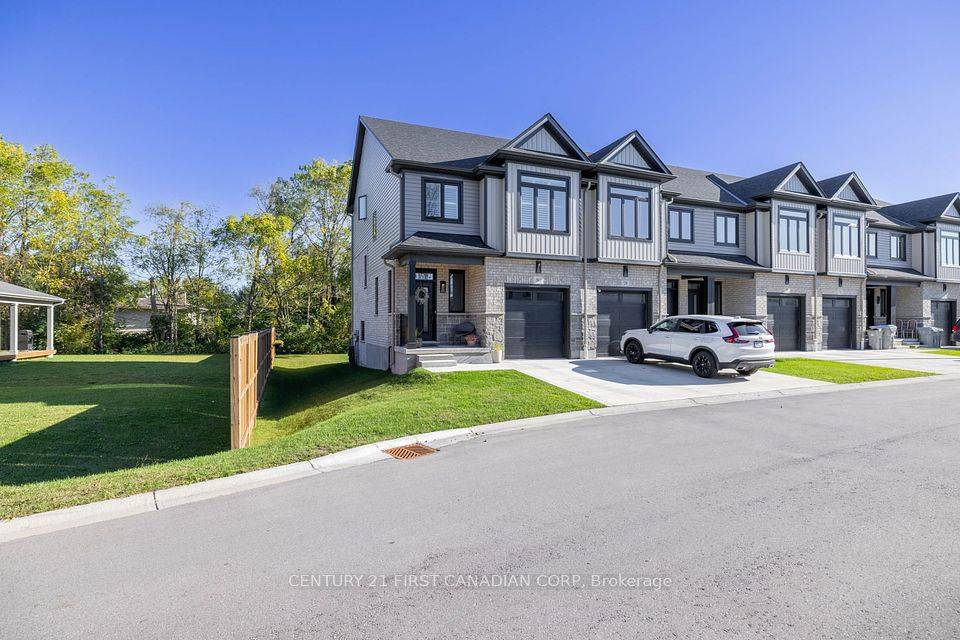 Strathroy-caradoc, ON N0L 1W0,601 Lions Park DR #80