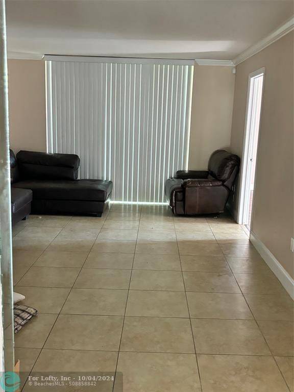 Sunrise, FL 33322,8200 sunrise lakes  #212