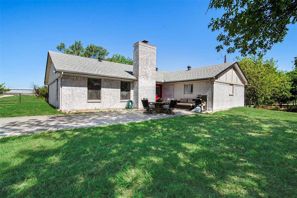 Van Alstyne, TX 75495,698 Hackberry Road