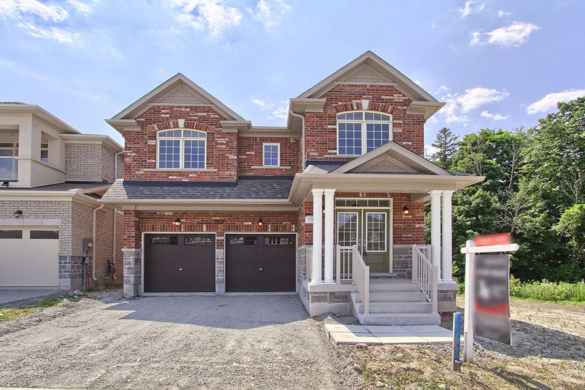 East Gwillimbury, ON L0G 1R0,207 Seaview HTS