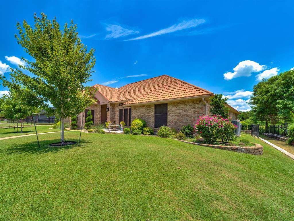 Mansfield, TX 76063,1500 Meadow Crest Lane