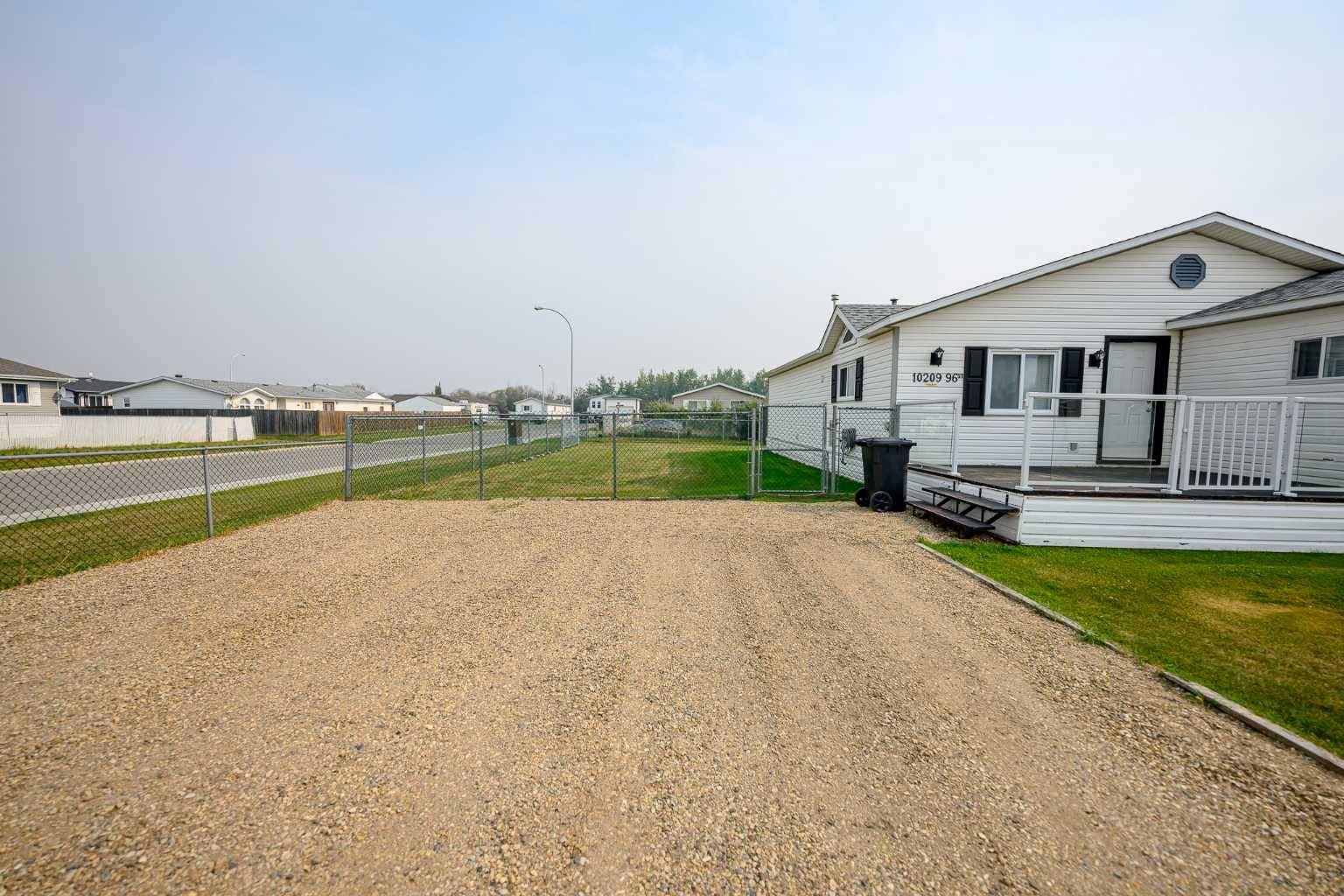 Clairmont, AB T8X 5E9,10209 96 ST