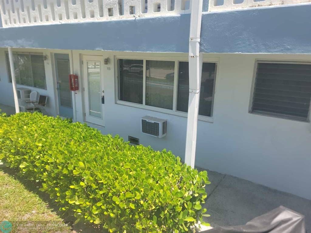 Hallandale Beach, FL 33009,801 Atlantic Shores Blvd  #113