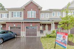 Kitchener, ON N2B 0A9,44 Dewberry DR