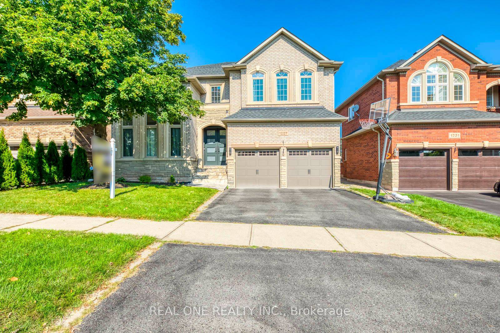 1227 Grace DR, Oakville, ON L6H 6W2
