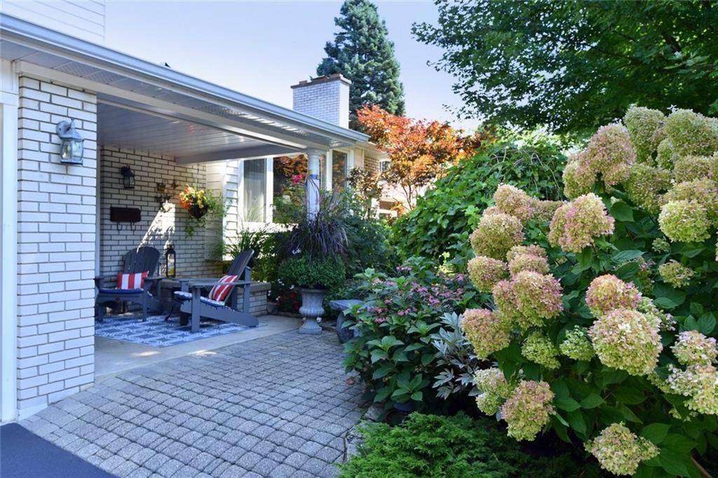 615 CHERRYWOOD Drive, Burlington, ON L7T 3W9