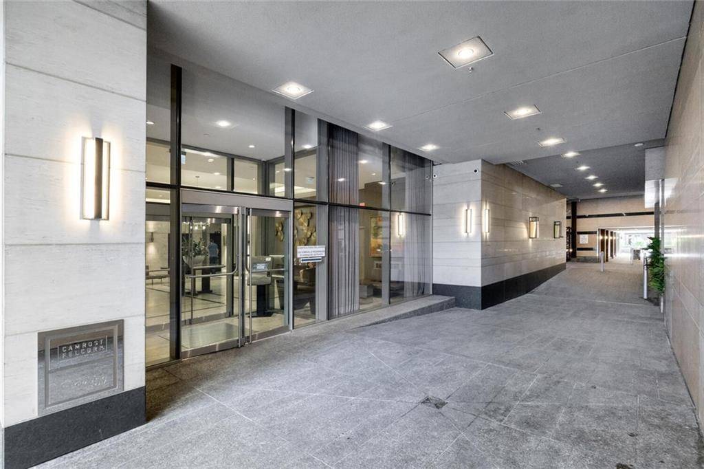 Toronto, ON M5R 0B3,155 YORKVILLE Avenue #1012