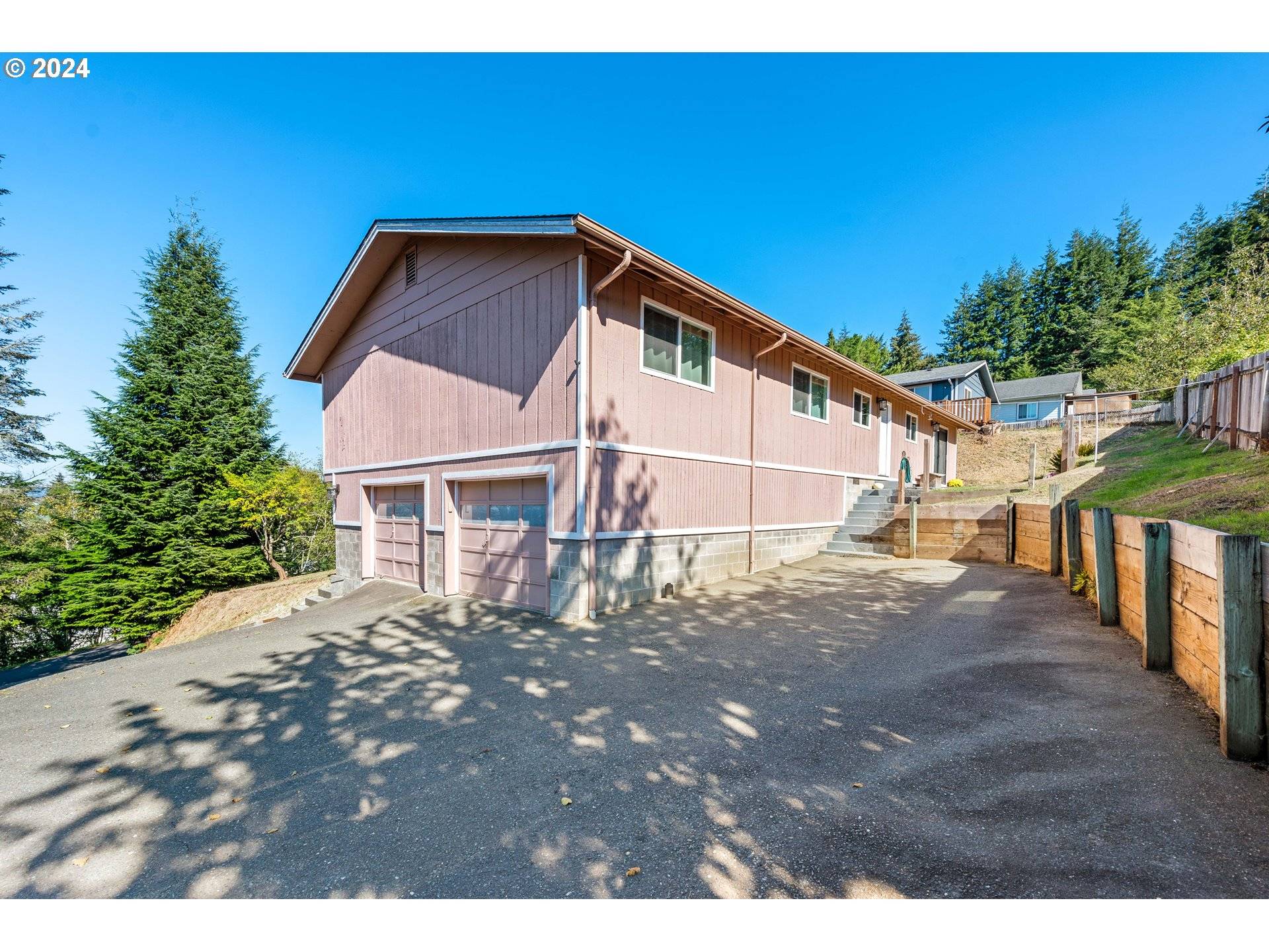 Coos Bay, OR 97420,740 H ST