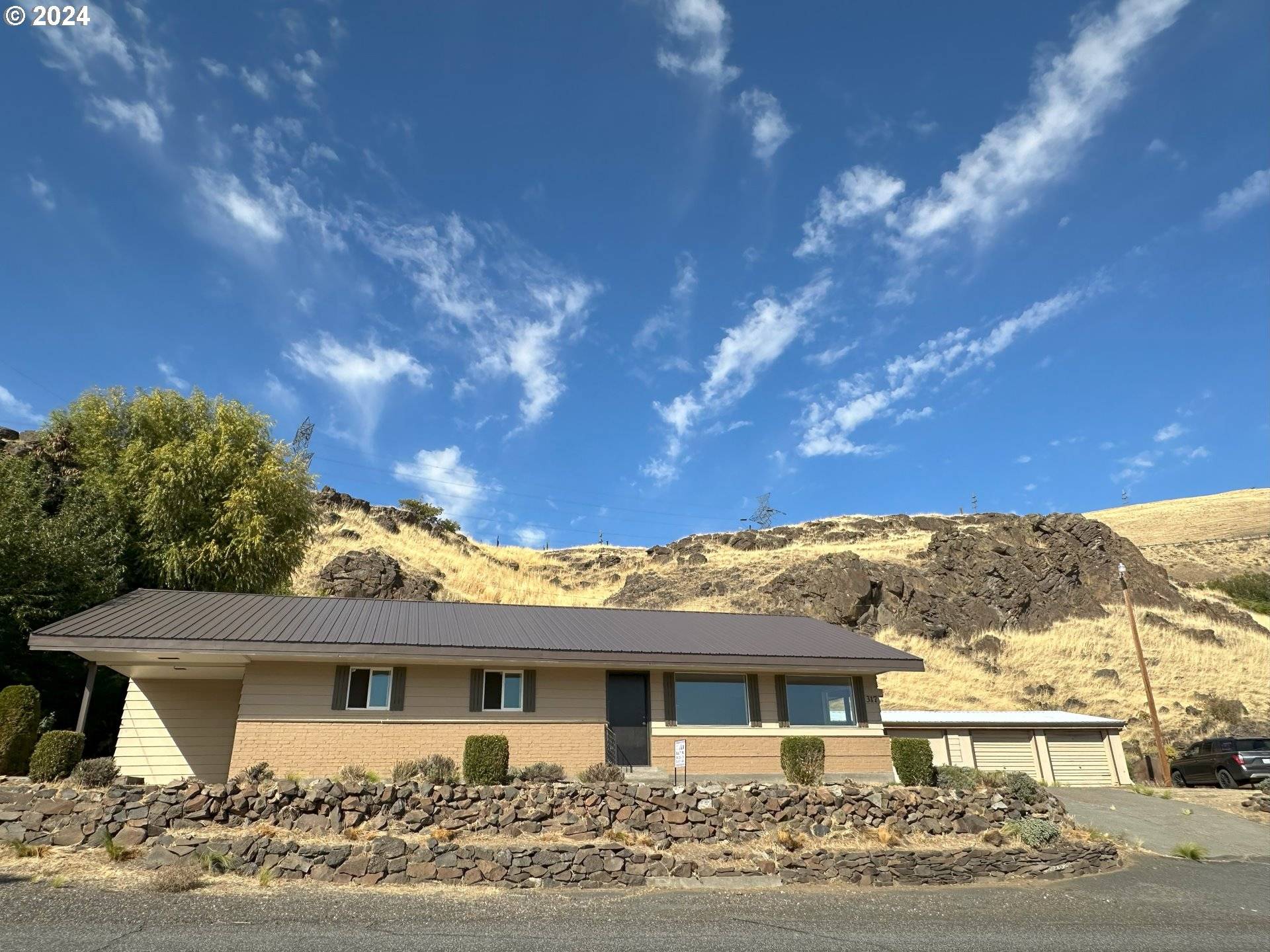 Wishram, WA 98673,317 BOULDER DR