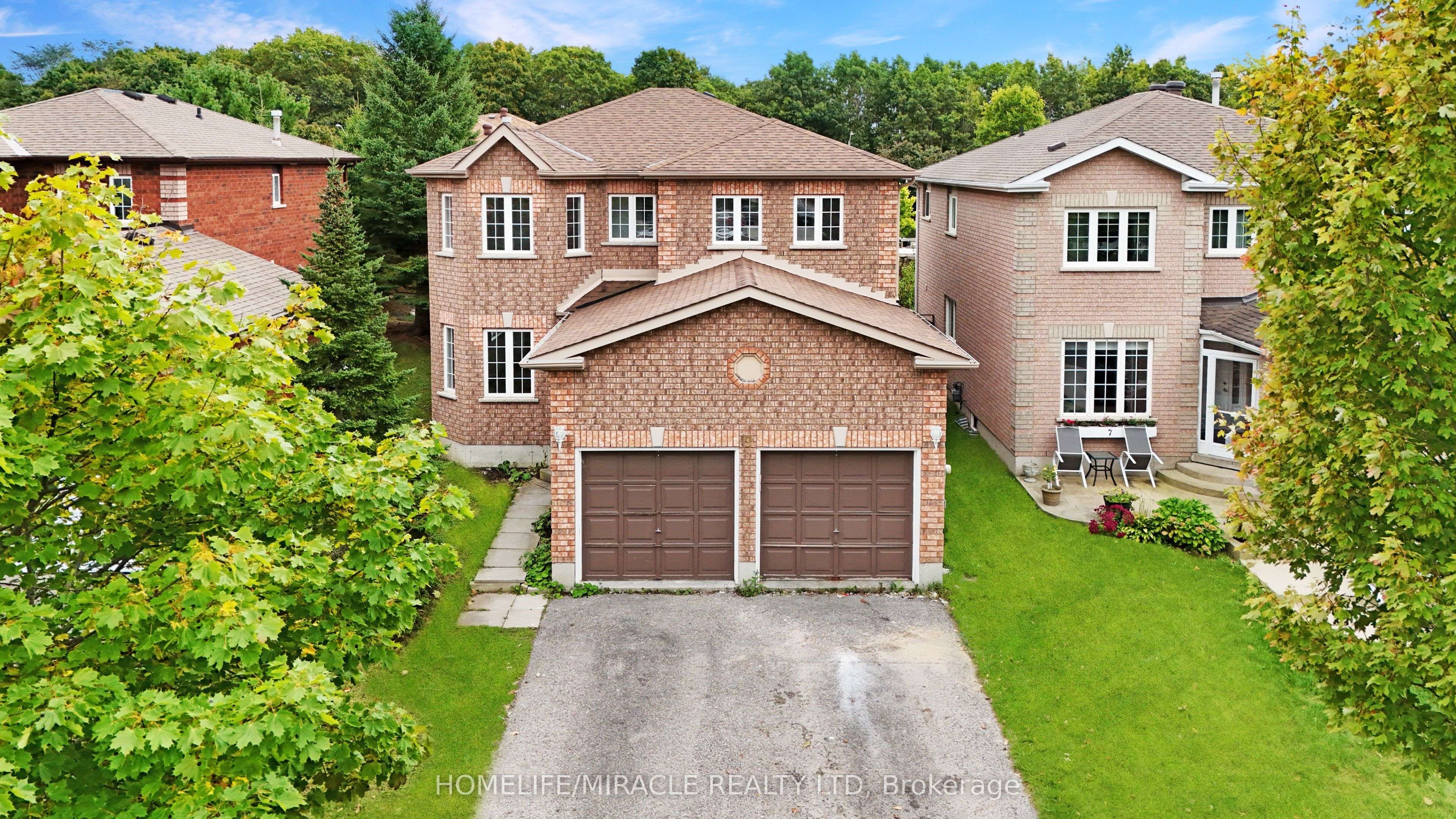 Barrie, ON L4N 7Y2,9 Hodgson DR