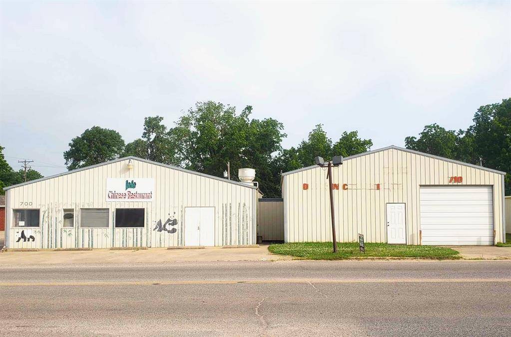 Holdenville, OK 74848,702 N Hinckley Street