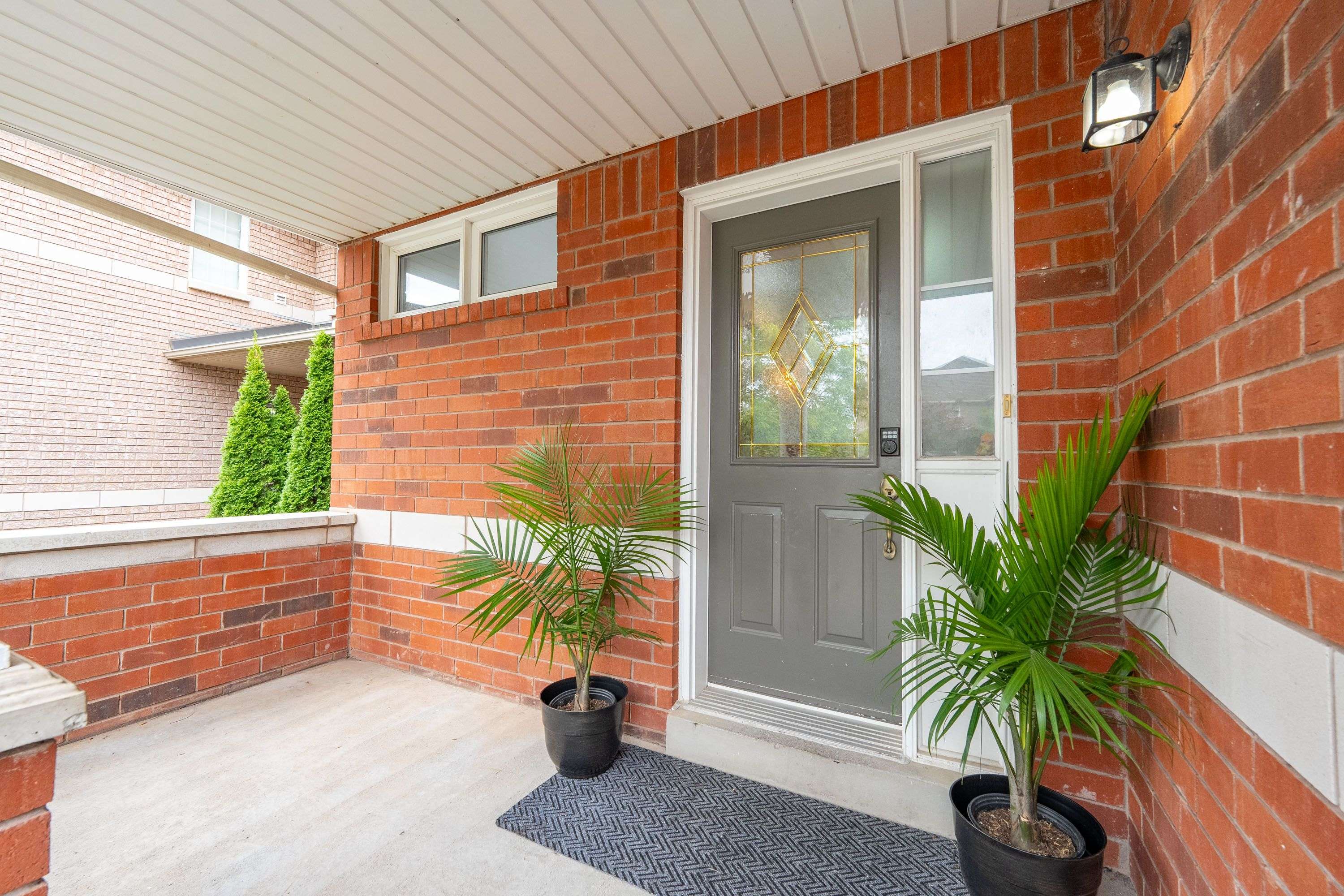 2423 Nichols DR, Oakville, ON L6H 6T2