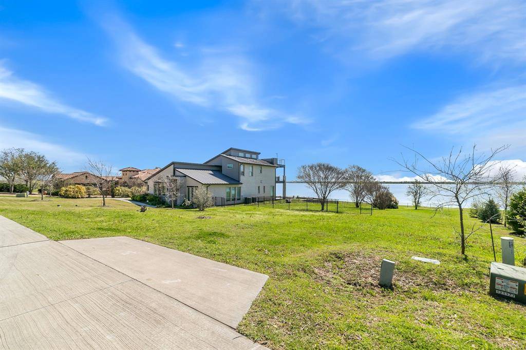 Lakewood Village, TX 75068,458 Peninsula Drive