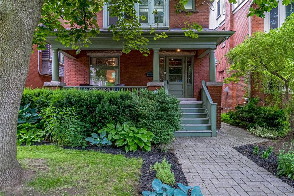 90 BLAKE Street, Hamilton, ON L8M 2S6
