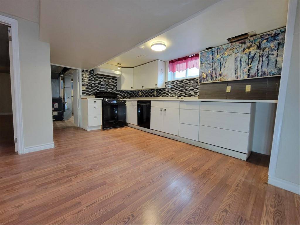 271 QUIGLEY Road #lower leve, Hamilton, ON L8K 6C6