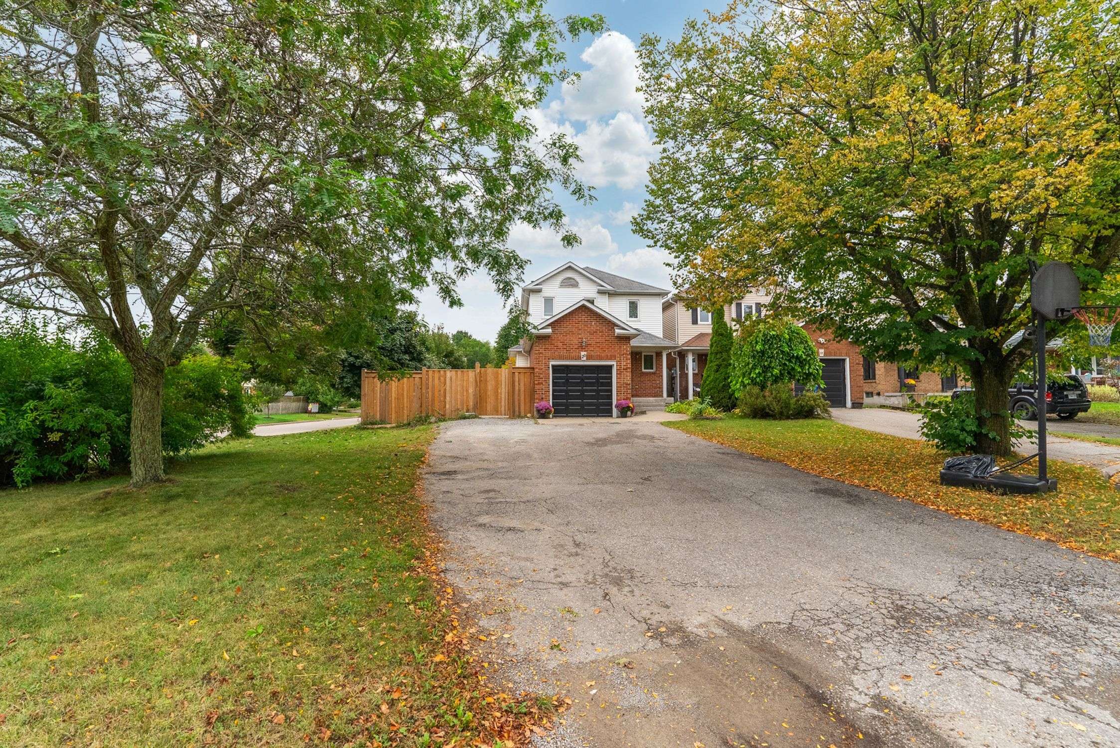 Clarington, ON L1E 1P3,20 Mossgrove CT