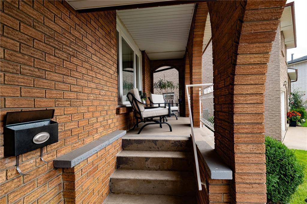43 ADORN Court, Hamilton, ON L8E 3N2