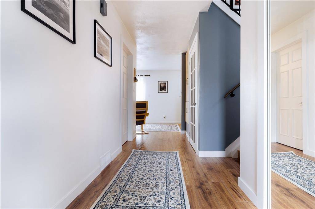 43 ADORN Court, Hamilton, ON L8E 3N2