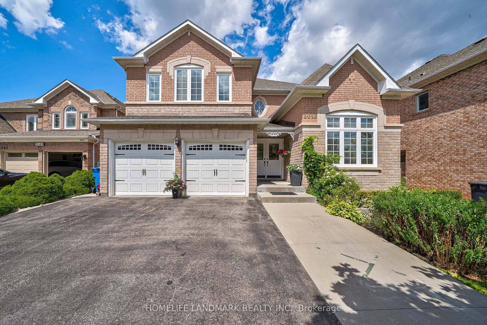 2045 Joshuas Creek DR, Oakville, ON L6H 6E5