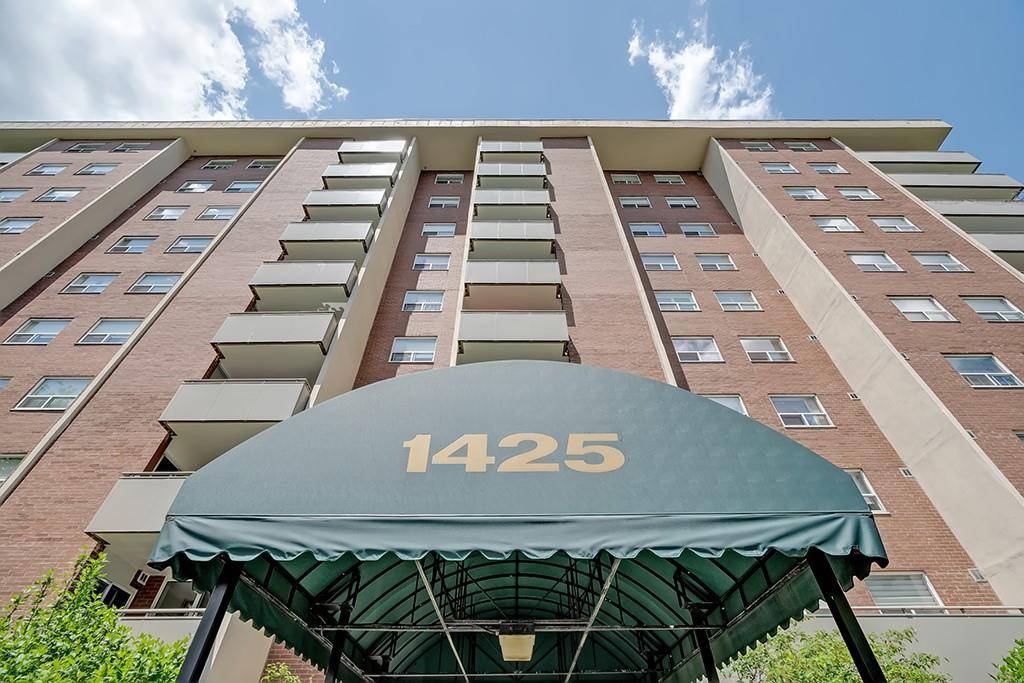 1425 GHENT Avenue #901, Burlington, ON L7S 1X5
