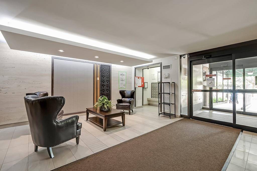 1425 GHENT Avenue #901, Burlington, ON L7S 1X5