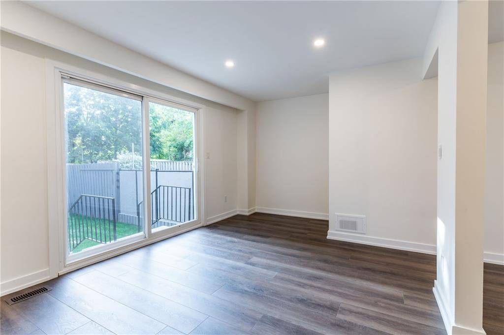 74 WOODMAN Drive N, Hamilton, ON L8H 2M5