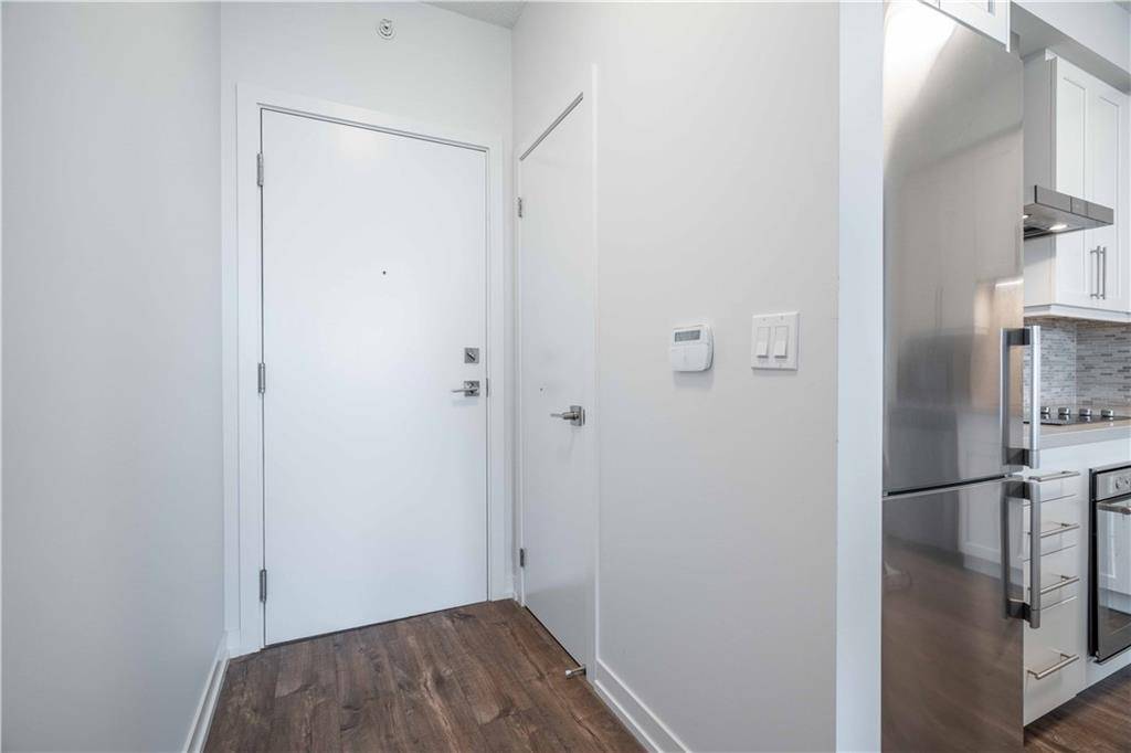 2093 FAIRVIEW Street #1702, Burlington, ON L7R 0E6