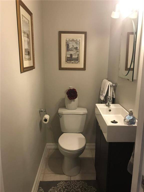 42 PALMER Road, Hamilton, ON L8T 3E7