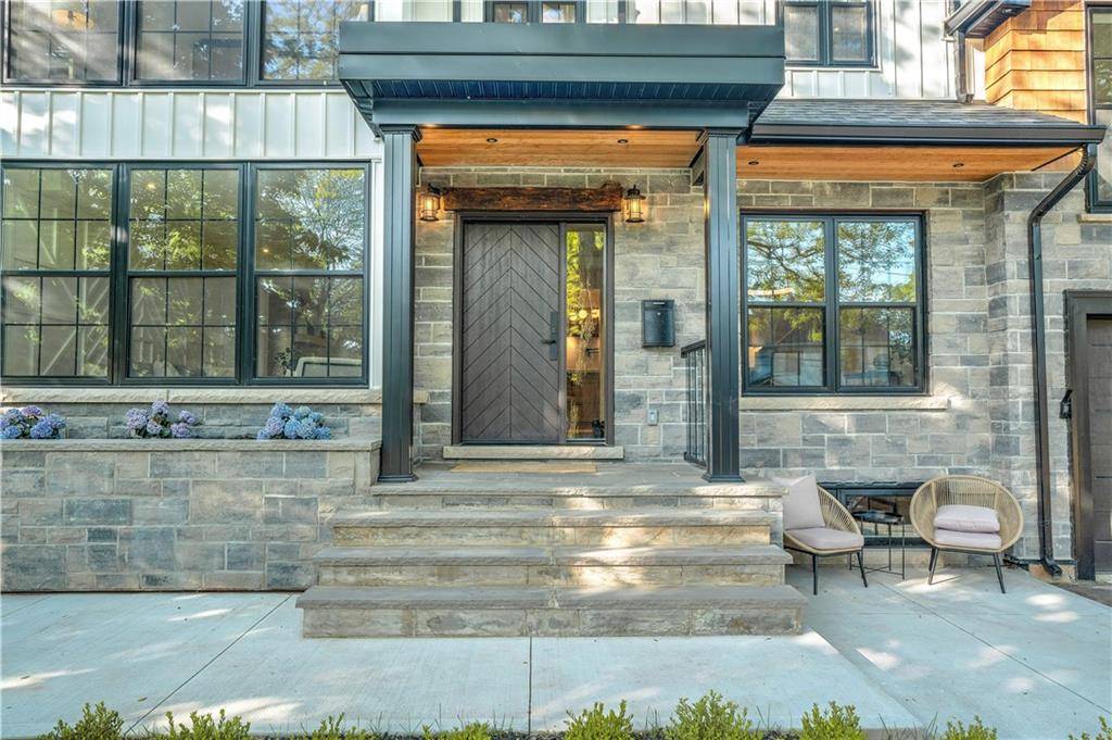 939 TEAL Drive, Burlington, ON L7T 2Y9