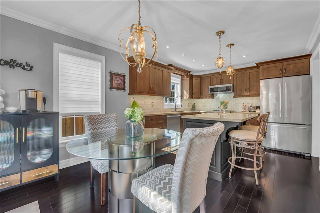 42 ROSS Street, Caledonia, ON N3W 1B3
