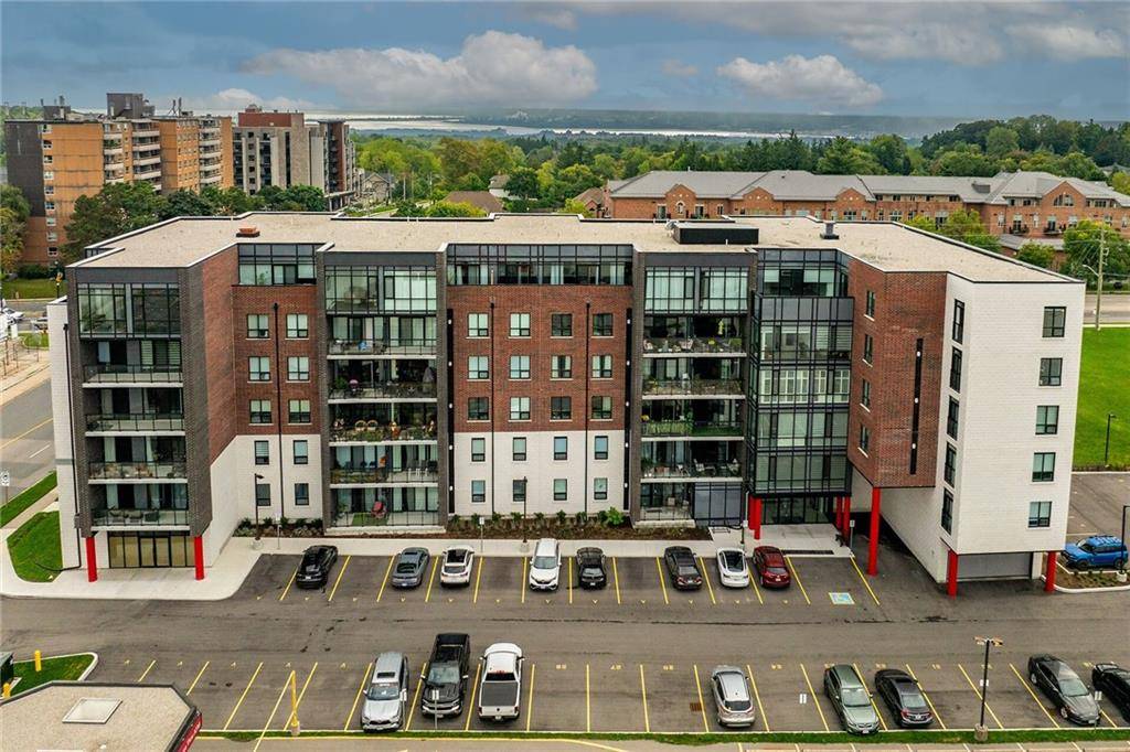 5 HAMILTON Street N #212, Waterdown, ON L8B 2A4