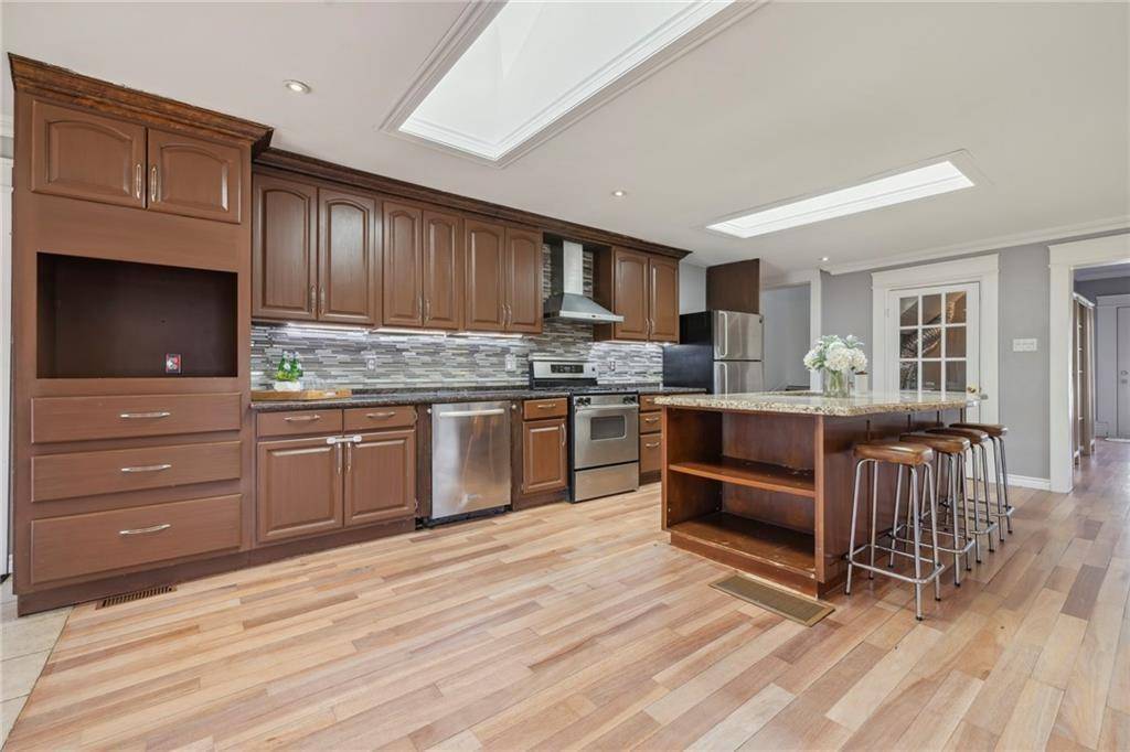 42 JOHN Street, Halton Hills, ON L7J 2A7