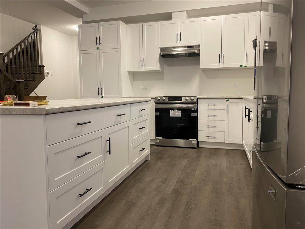 24 OAKDALE Avenue #Upper, St. Catharines, ON L2P 2B9