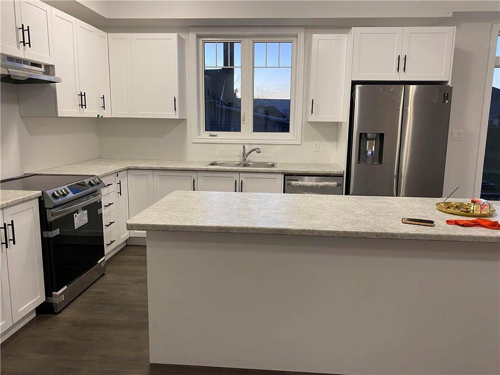 24 OAKDALE Avenue #Upper, St. Catharines, ON L2P 2B9